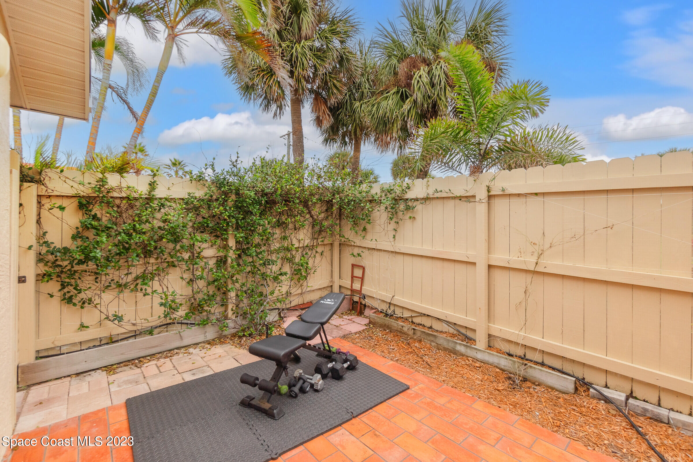 101 La Costa Street, B8