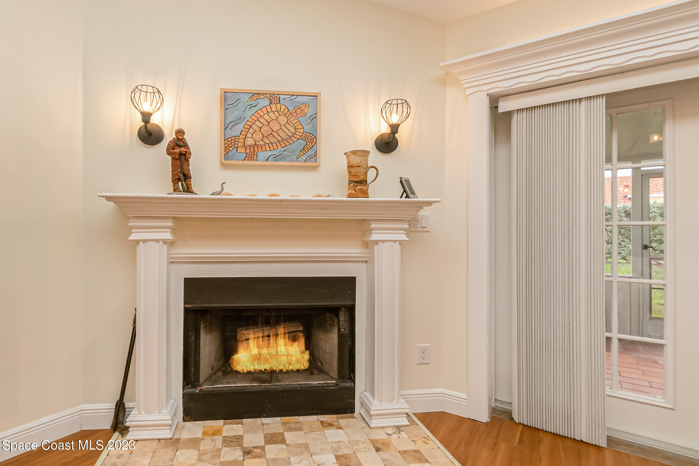 101 La Costa Street, B8