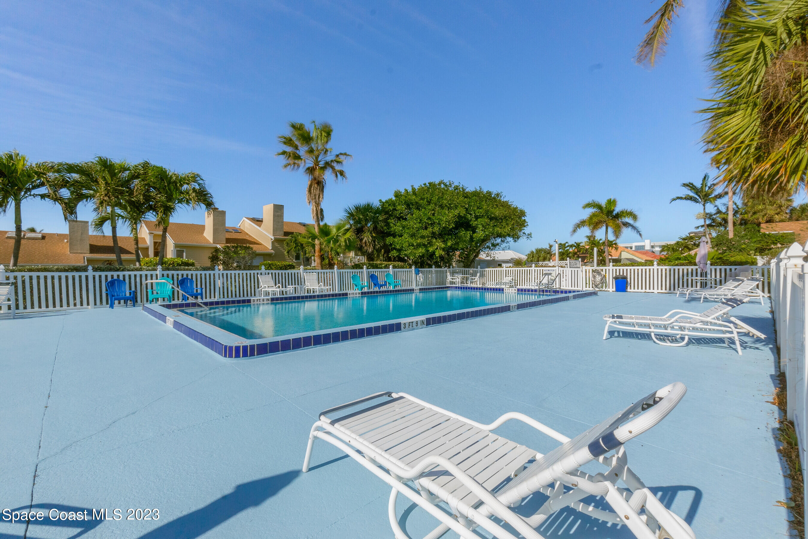 101 La Costa Street, B8