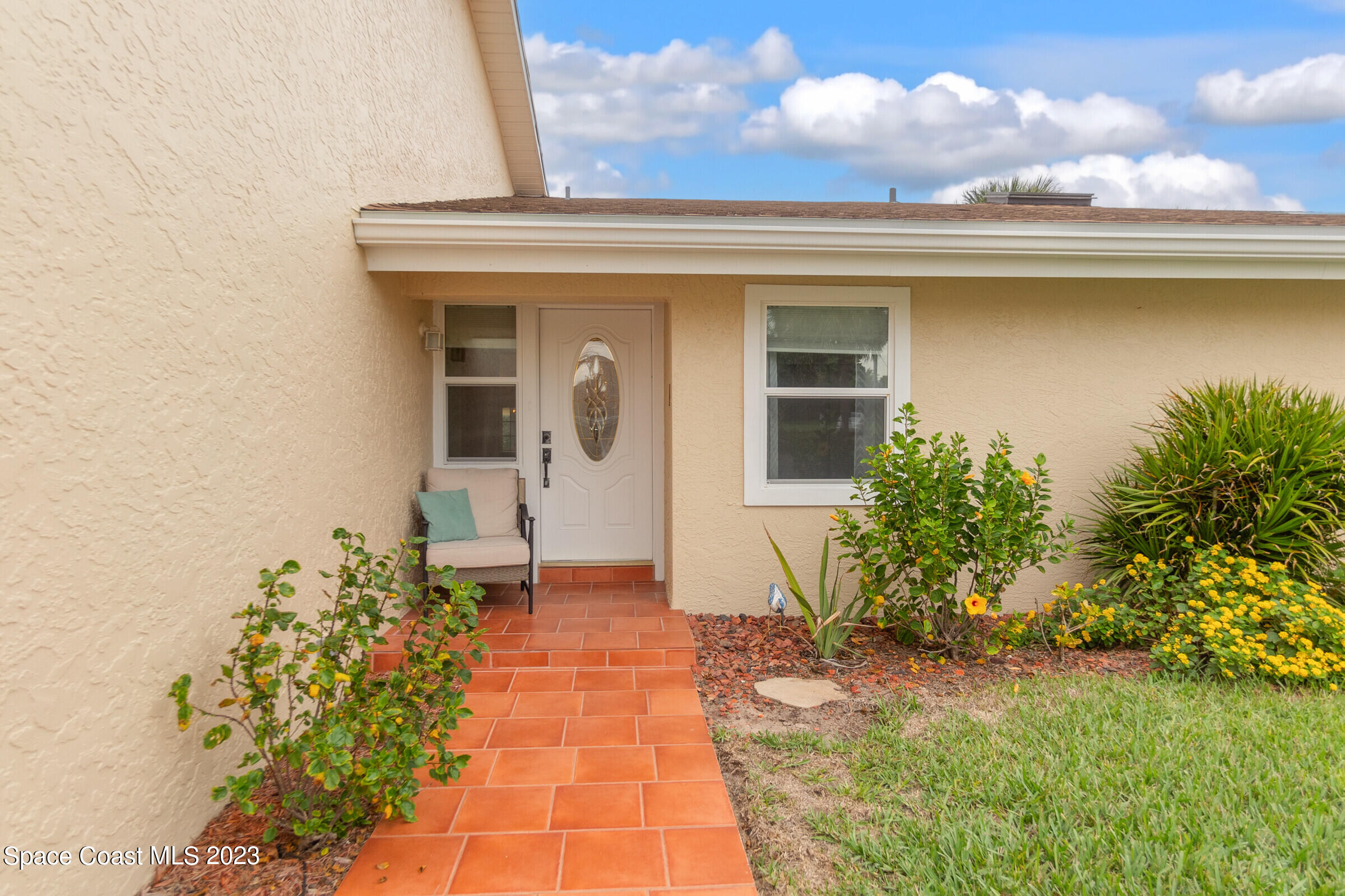 101 La Costa Street, B8