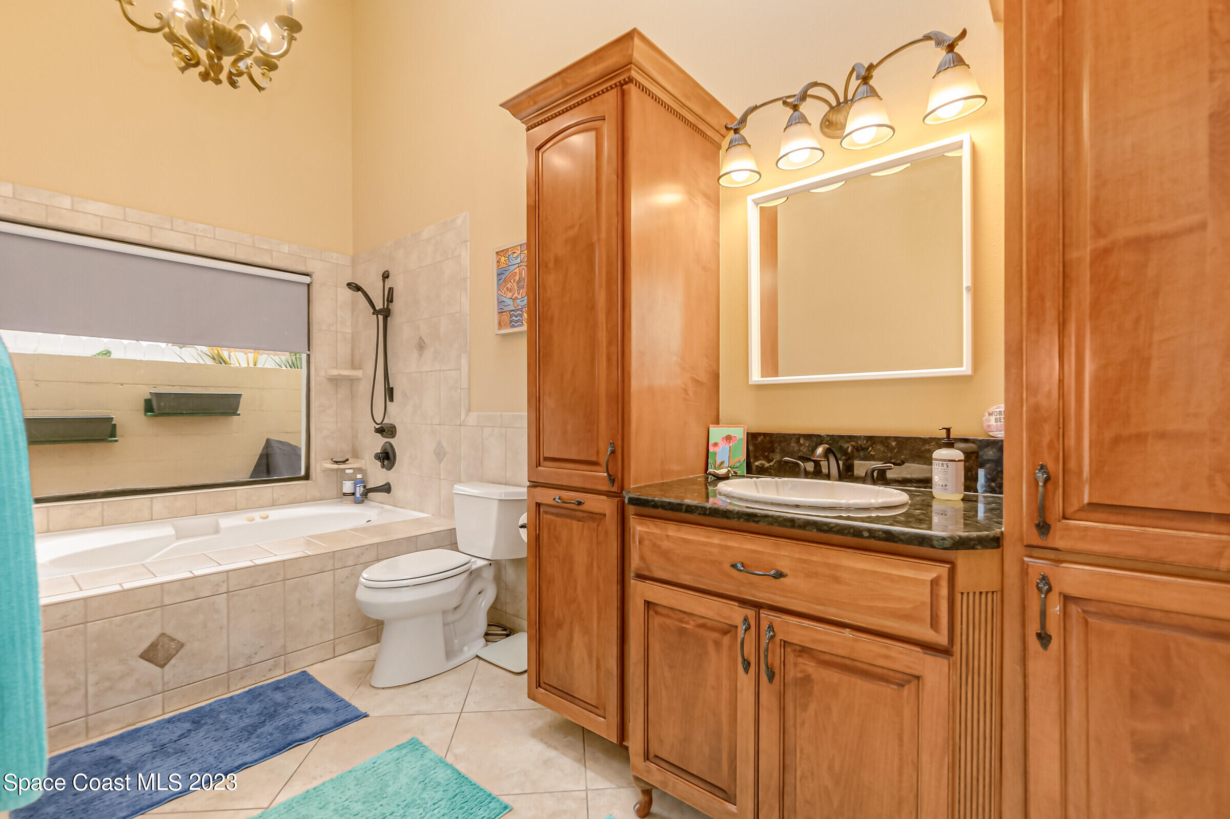 101 La Costa Street, B8