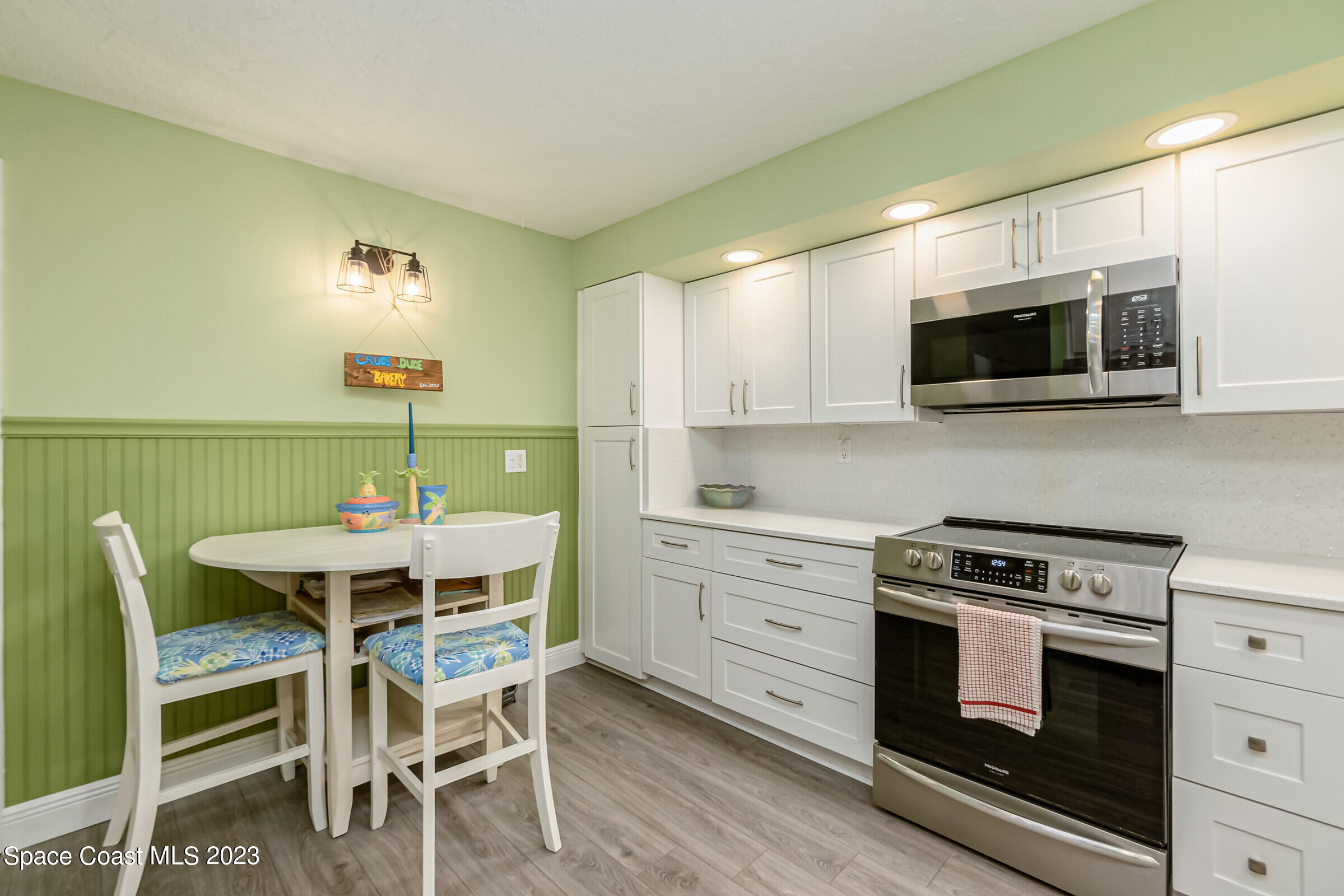 101 La Costa Street, B8