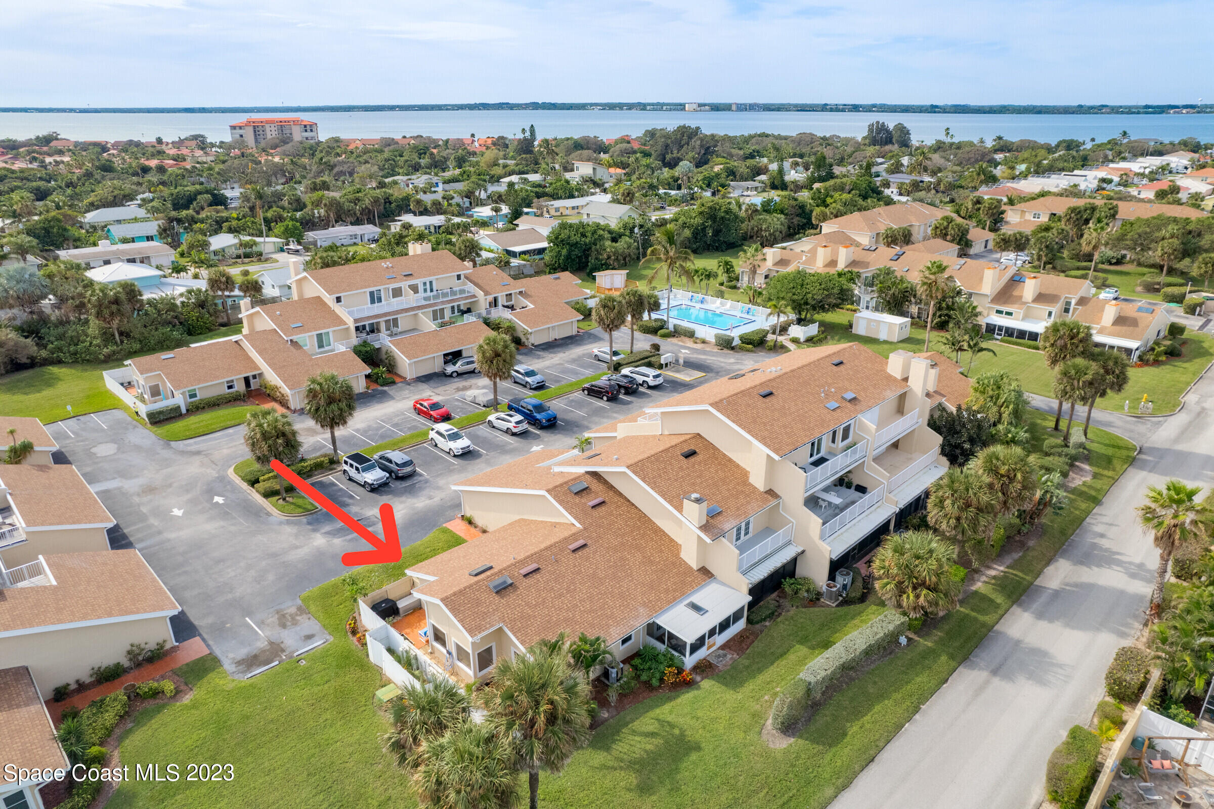101 La Costa Street, B8