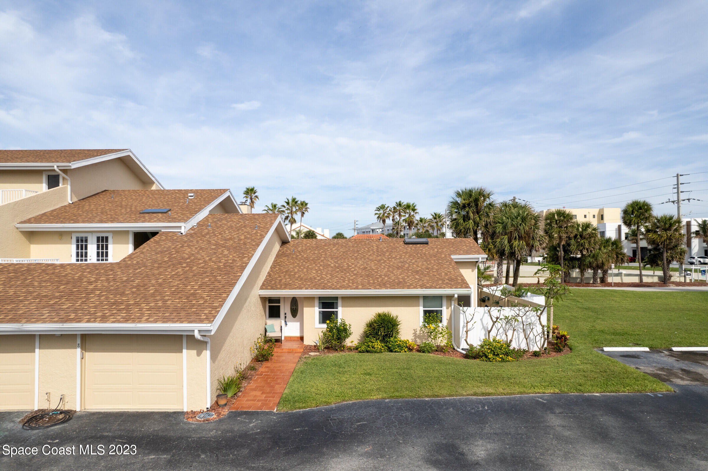 101 La Costa Street, B8