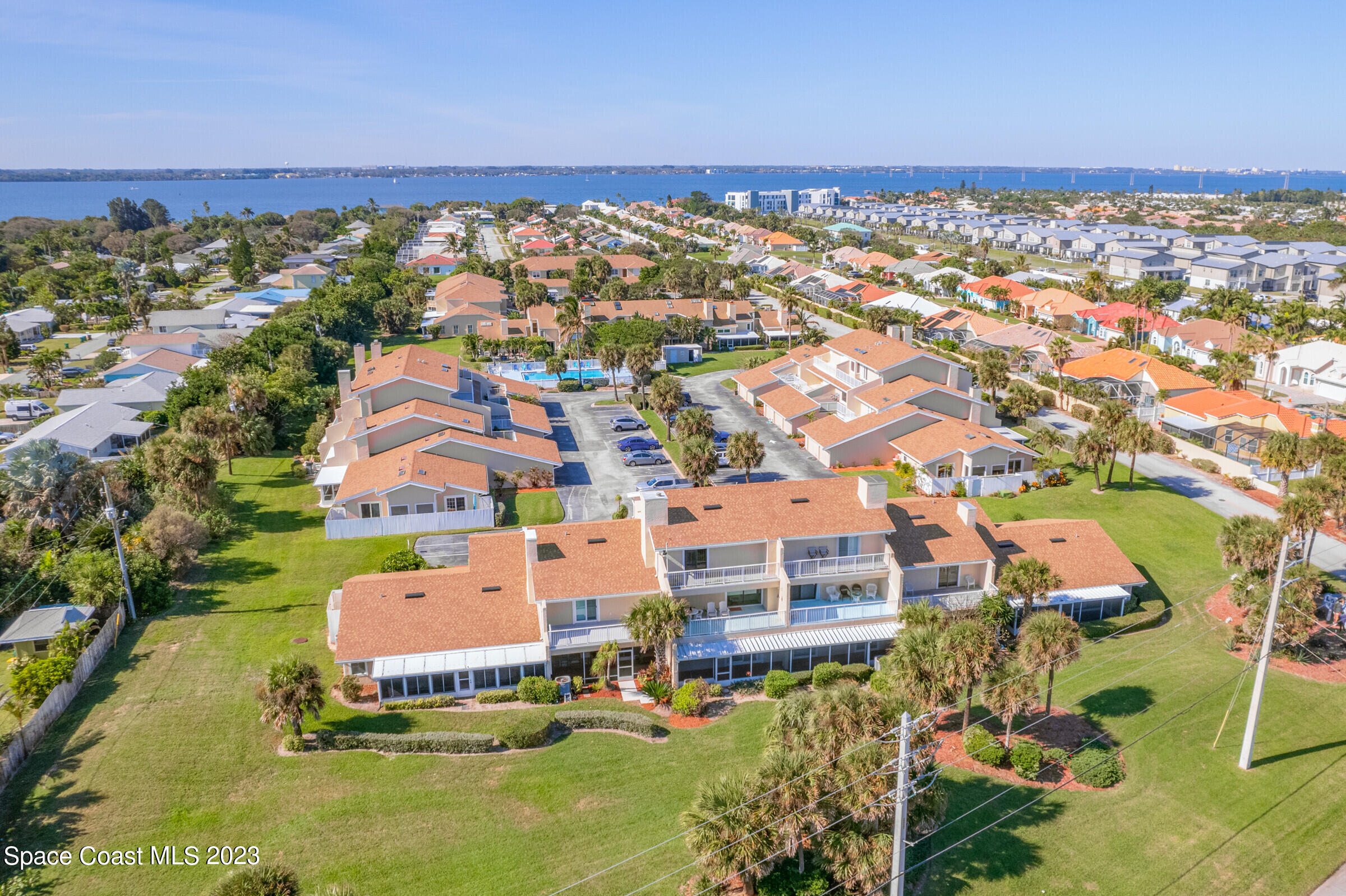 101 La Costa Street, B8