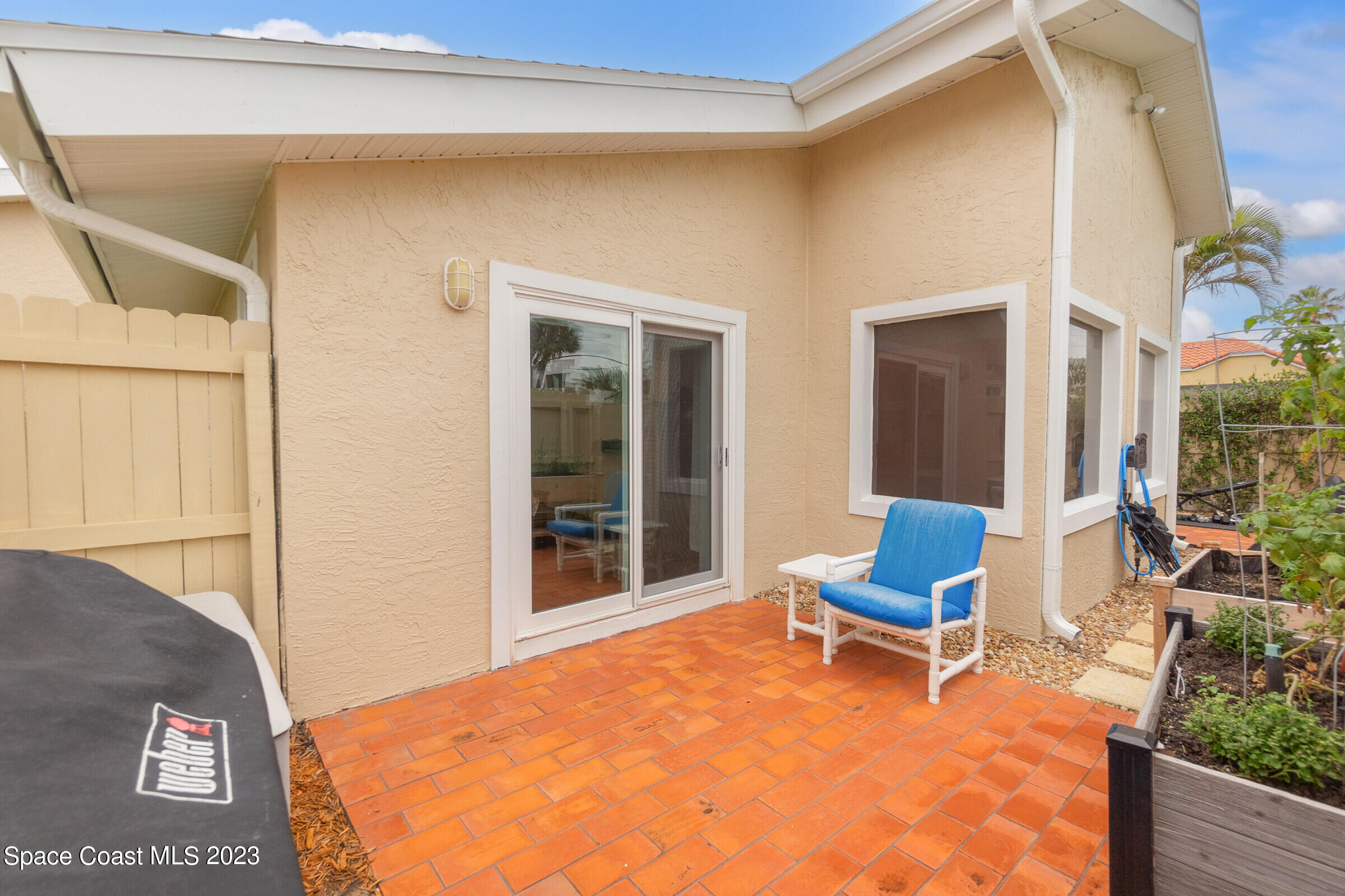101 La Costa Street, B8