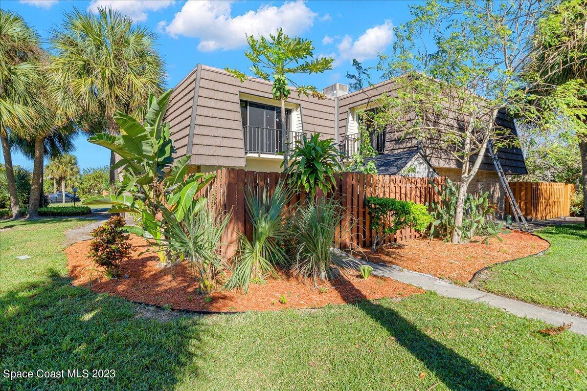 2012 Vista Oaks Circle NE