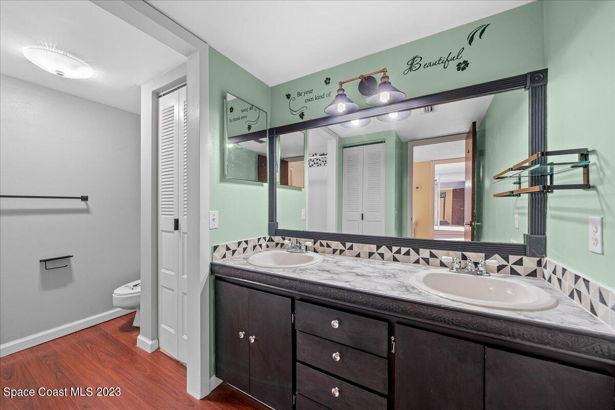 2012 Vista Oaks Circle NE