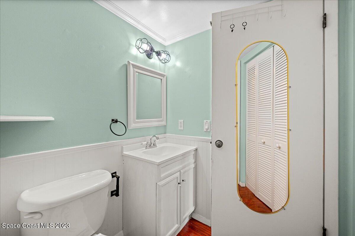 2012 Vista Oaks Circle NE