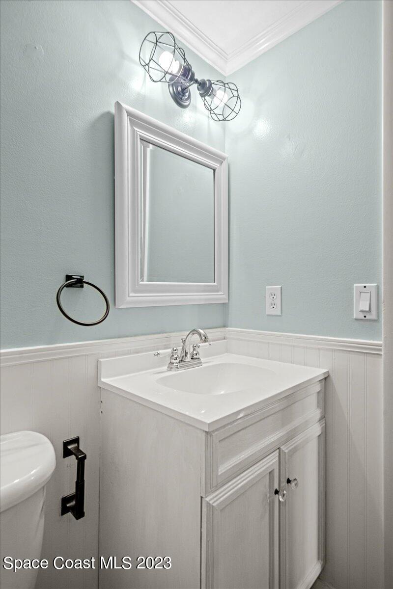 2012 Vista Oaks Circle NE