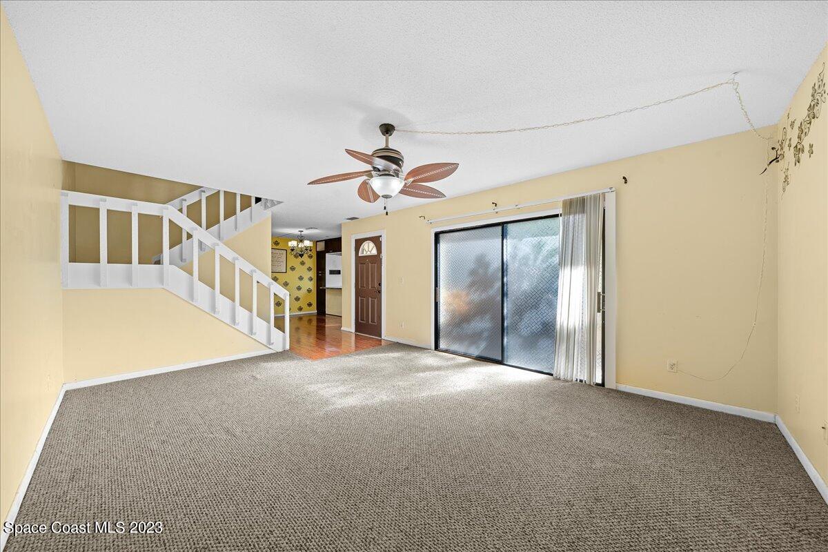 2012 Vista Oaks Circle NE