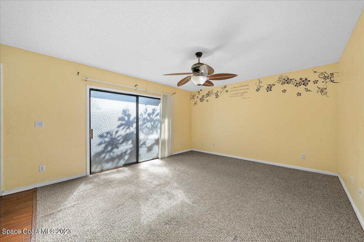 2012 Vista Oaks Circle NE