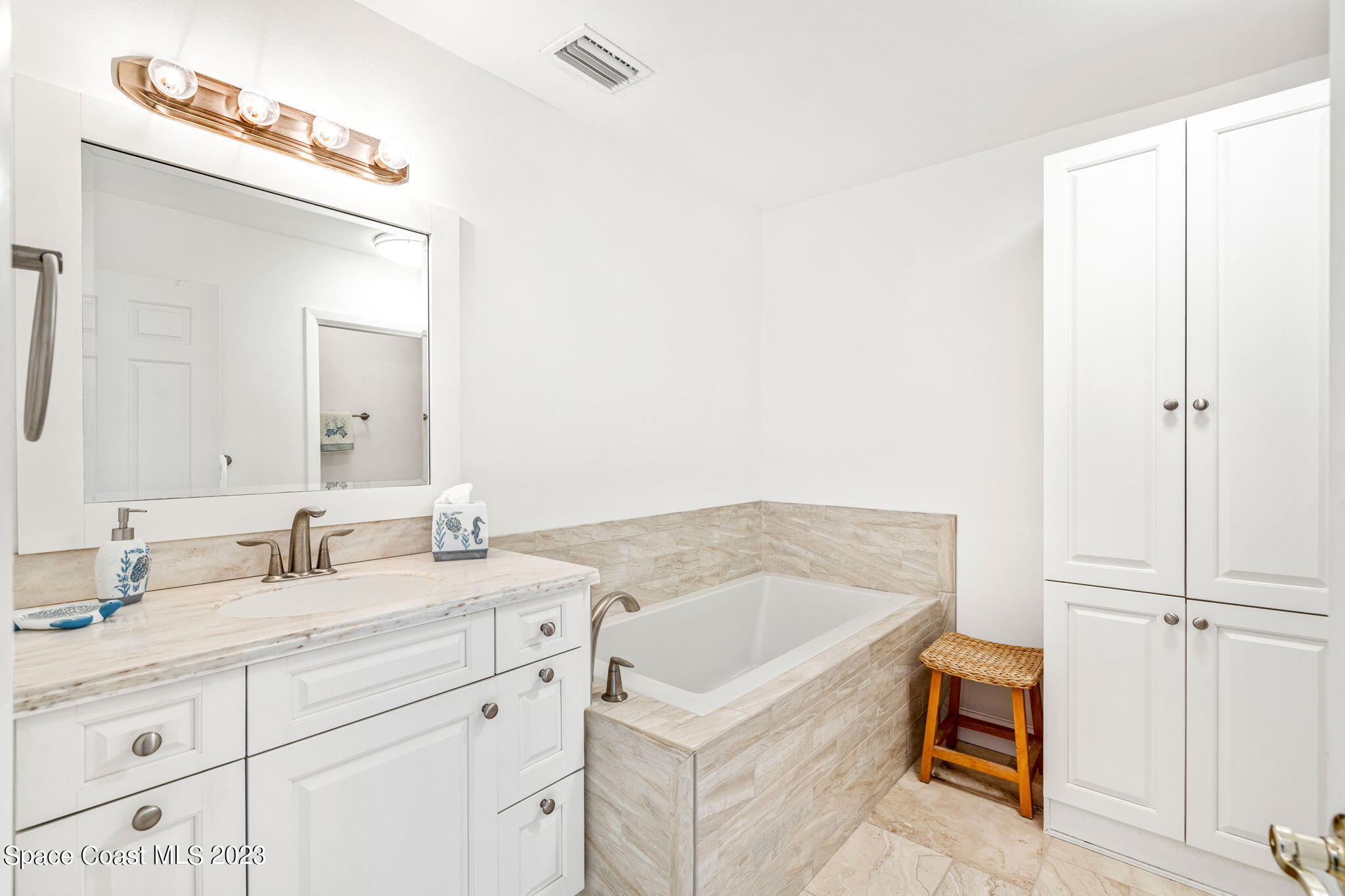 3035 S Highway A1a, 2b