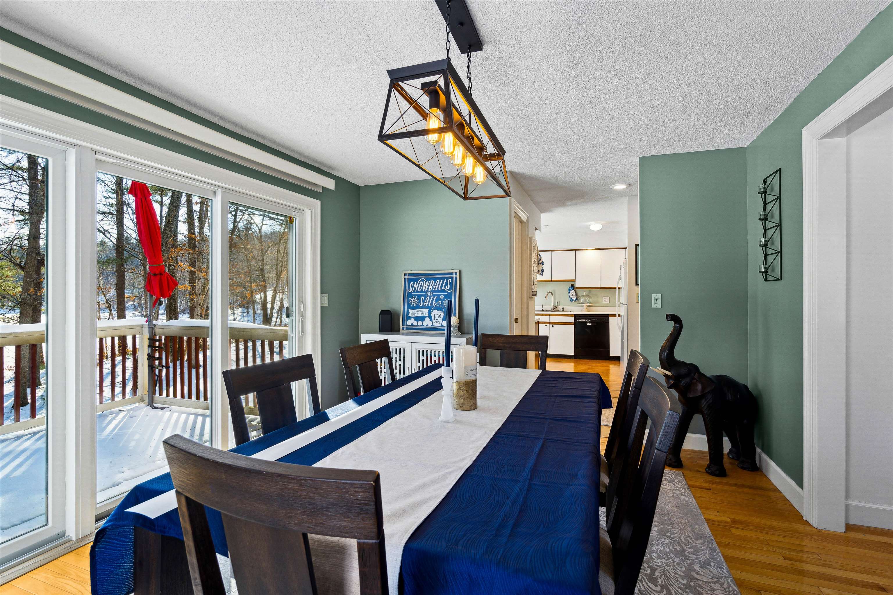 25 Hickory Lane