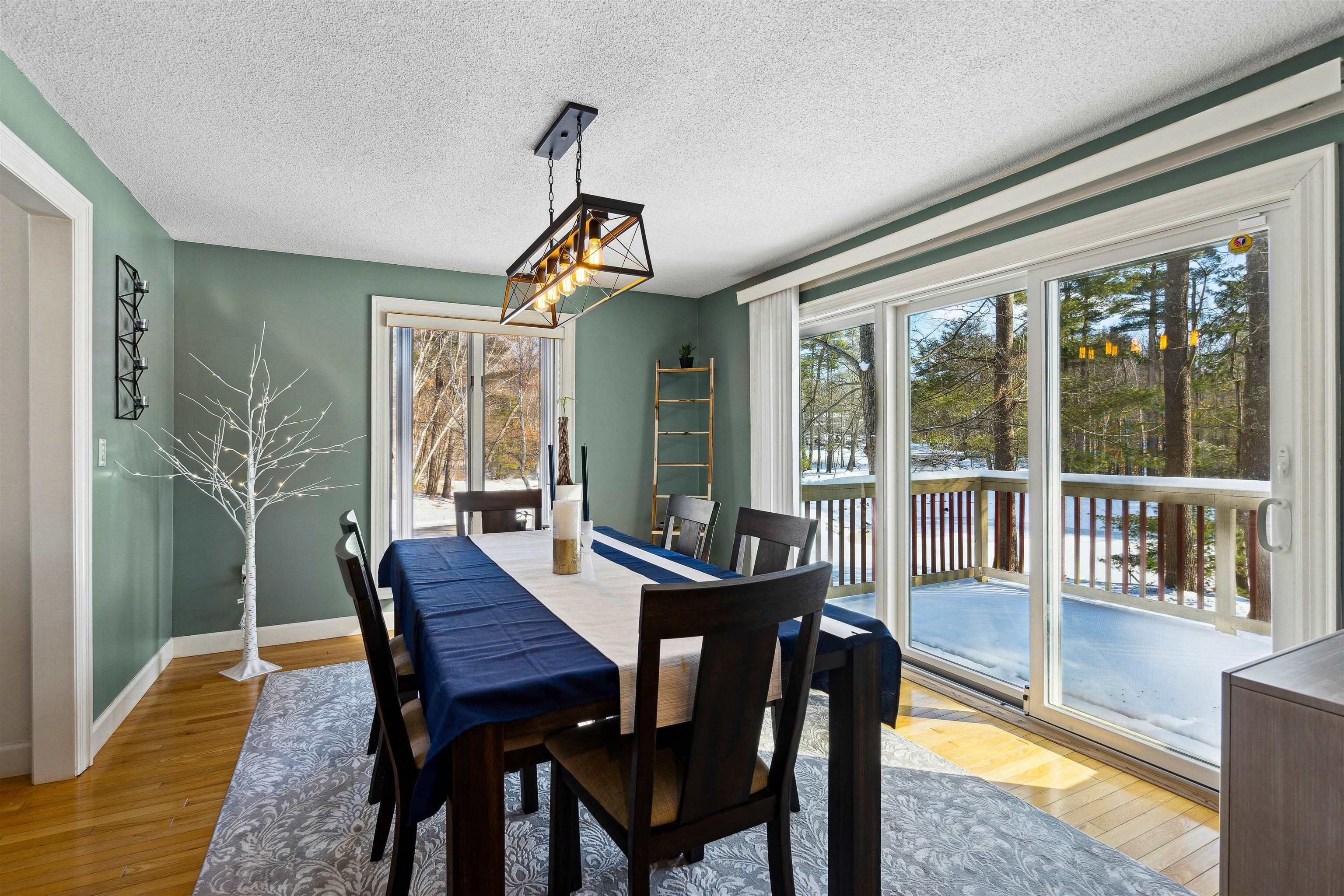 25 Hickory Lane