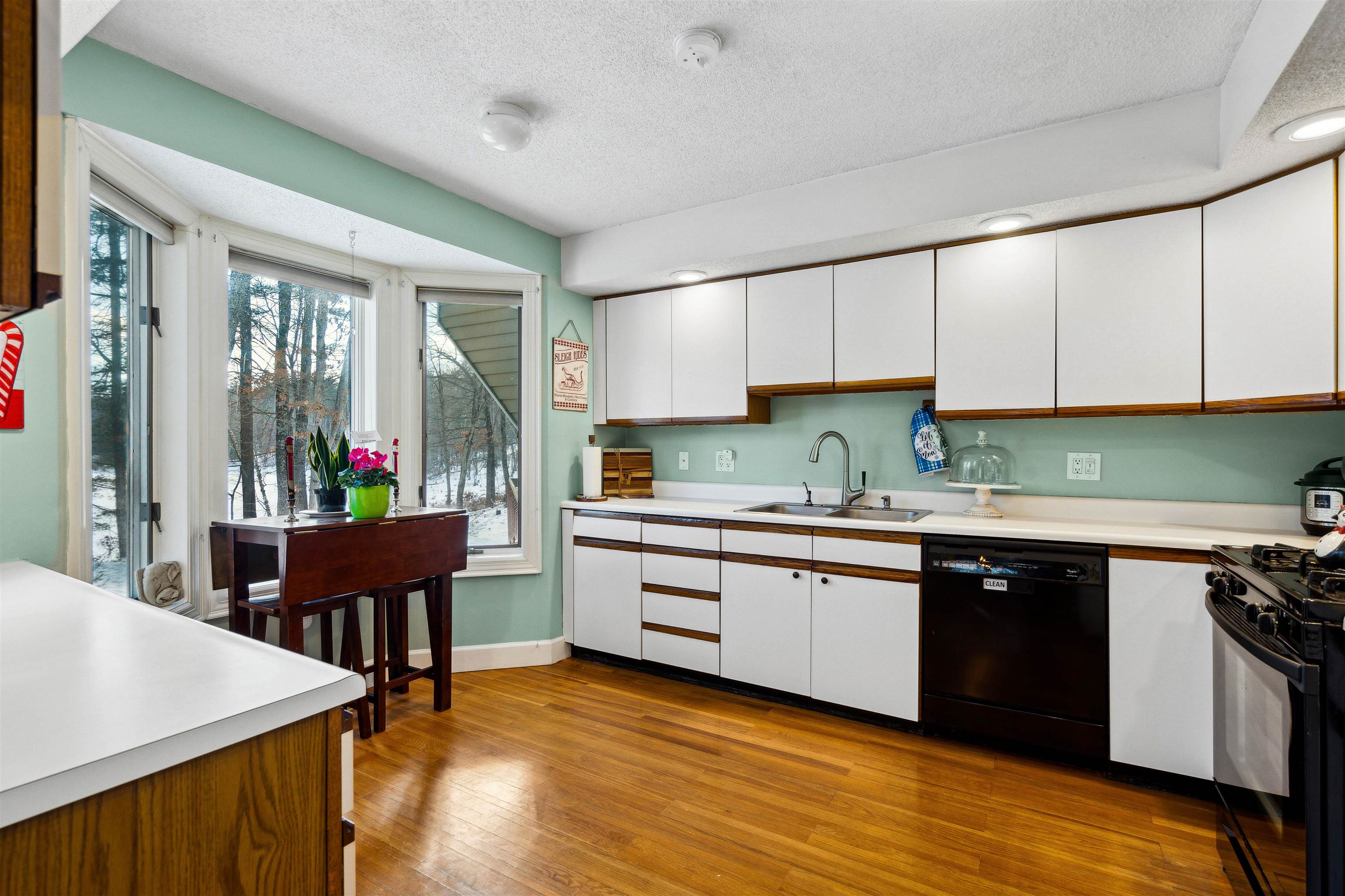 25 Hickory Lane