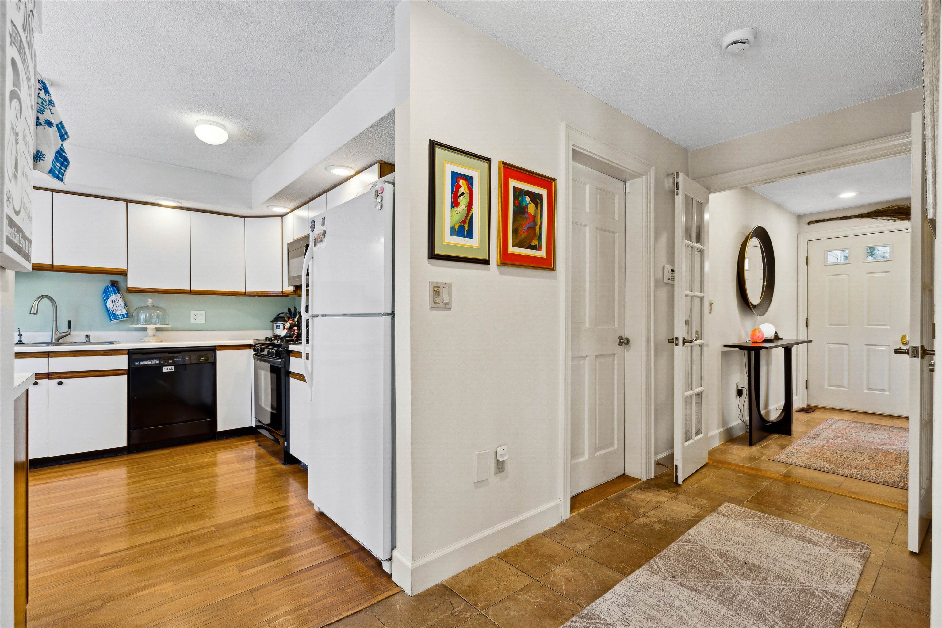 25 Hickory Lane
