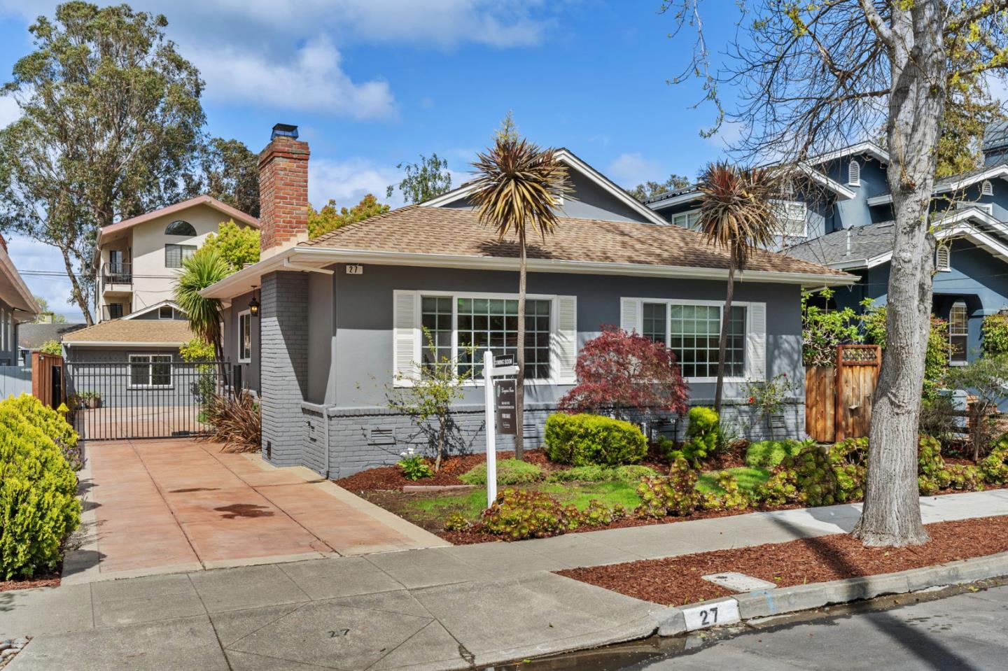 27 E Carol AVE
