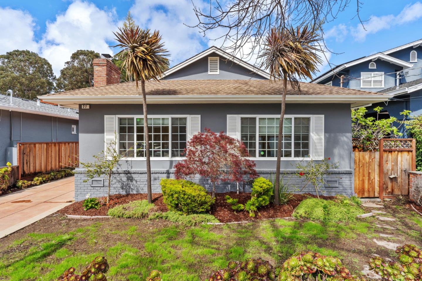 27 E Carol AVE