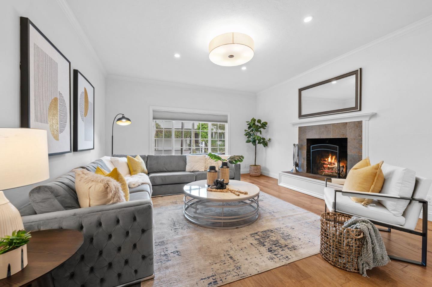 27 E Carol AVE