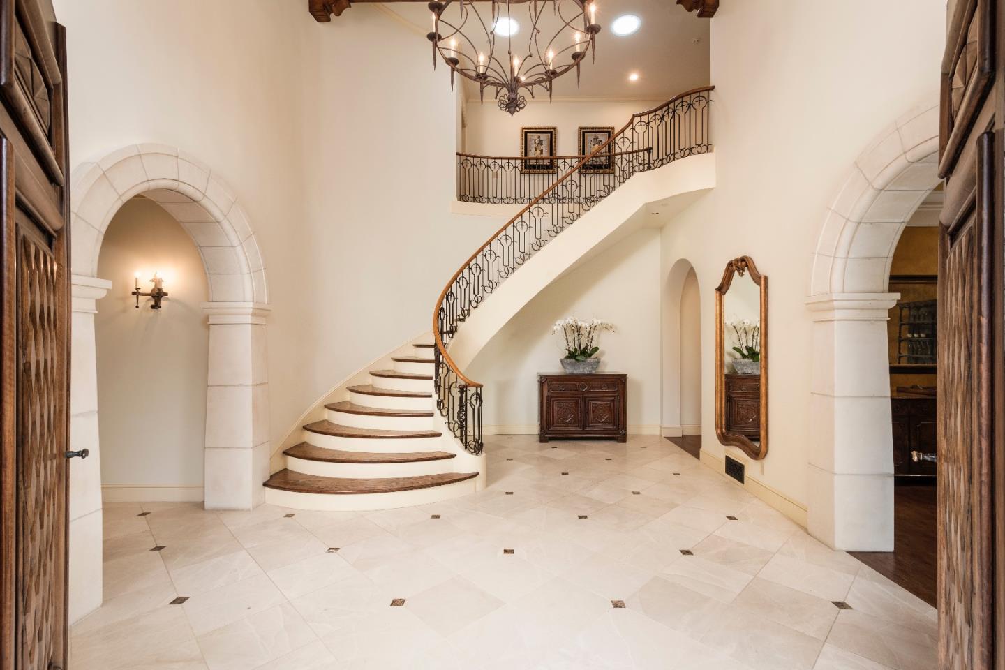 120 Tamarack DR