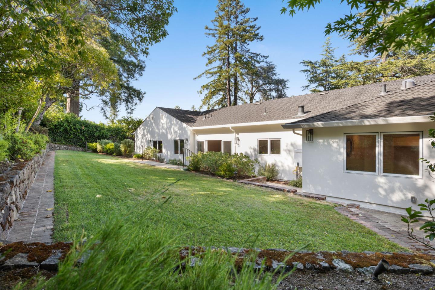 415 El Centro RD