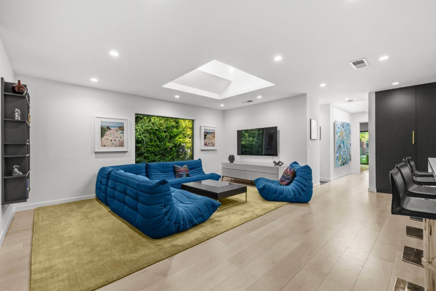 244 Roblar AVE