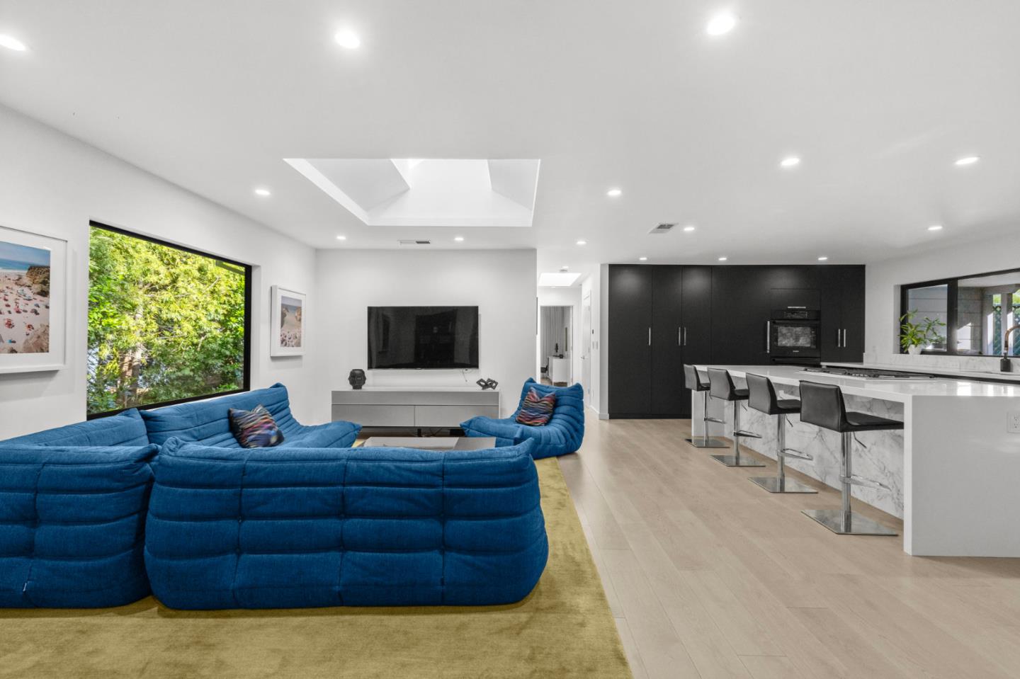 244 Roblar AVE