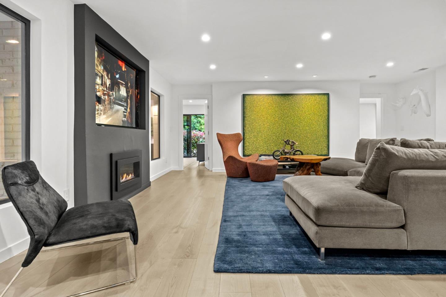 244 Roblar AVE