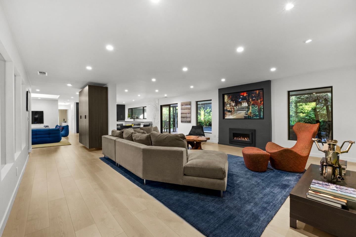 244 Roblar AVE