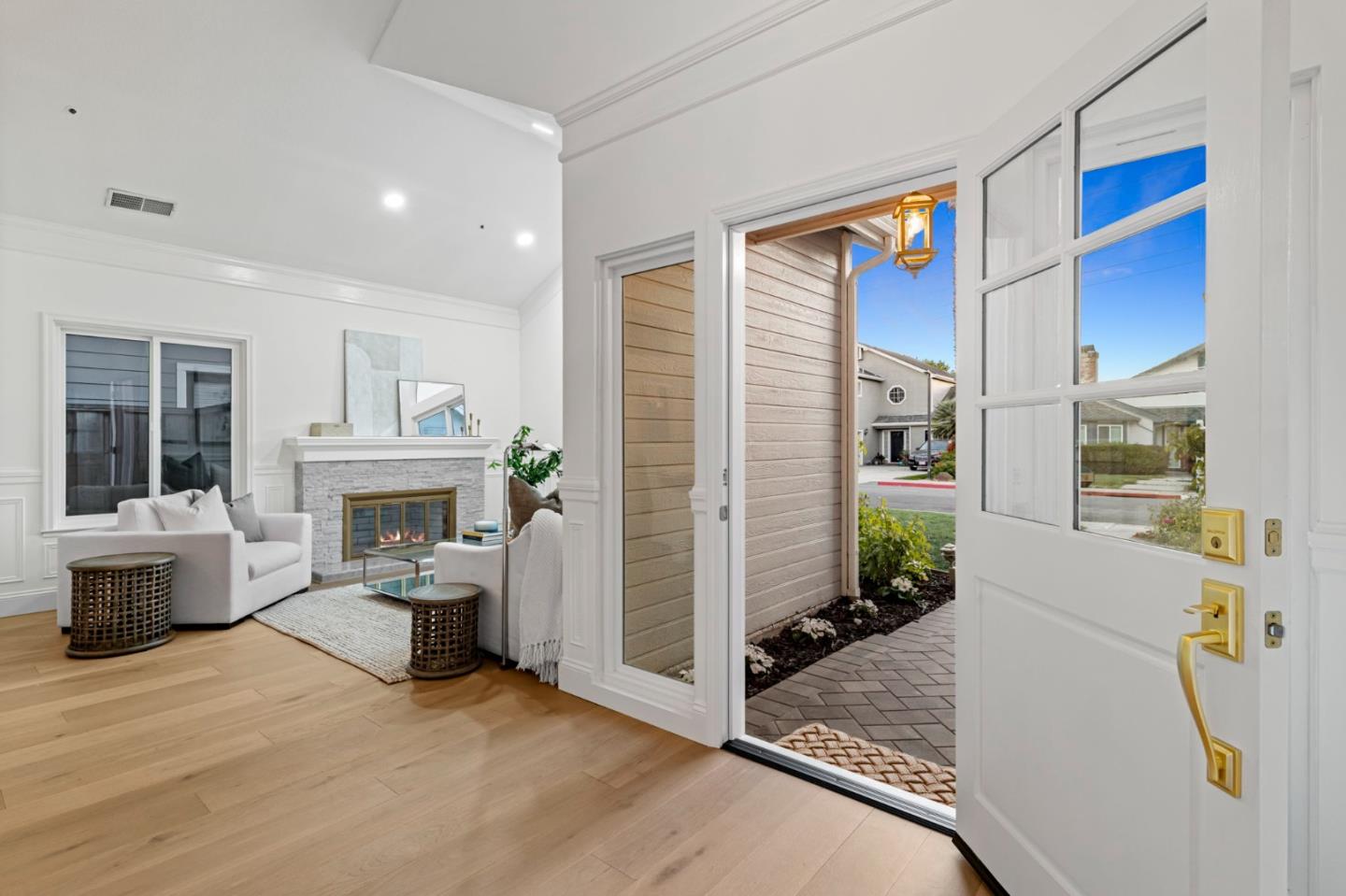 704 Anacapa Lane
