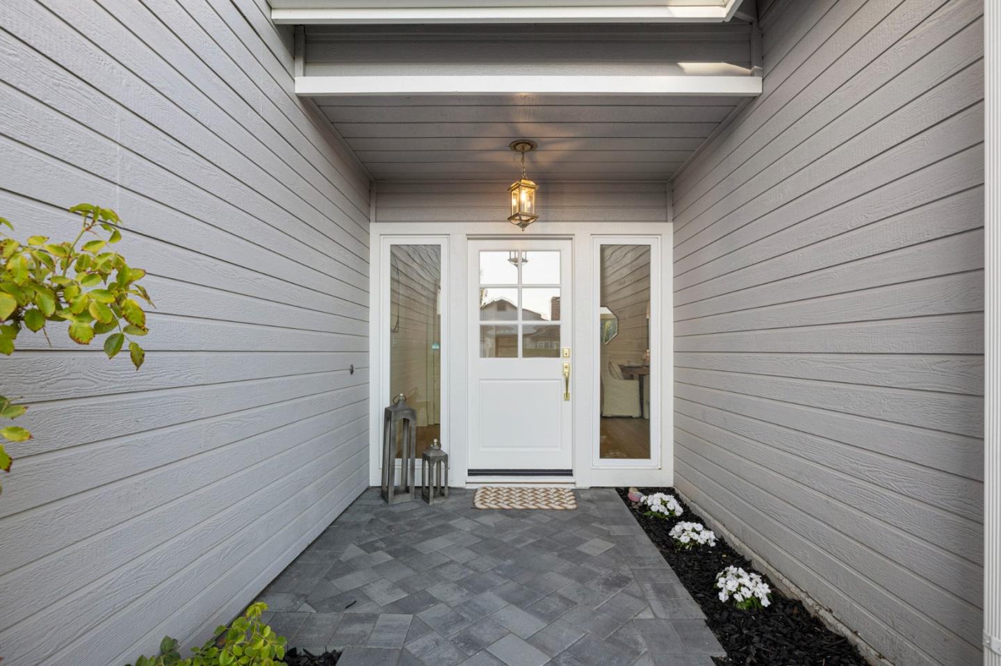 704 Anacapa Lane