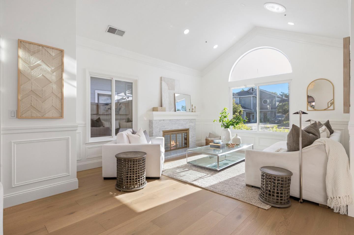 704 Anacapa Lane