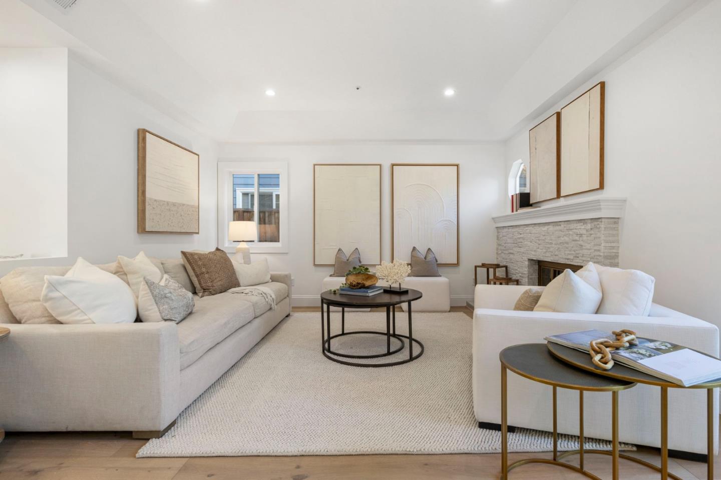 704 Anacapa Lane