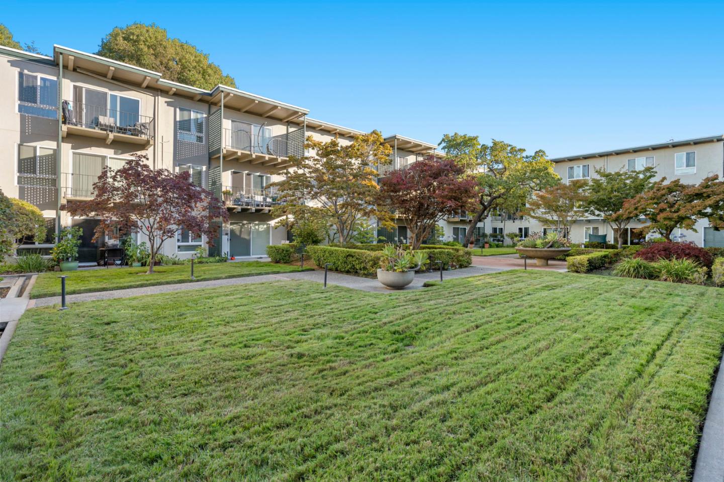 928 Peninsula Avenue 210