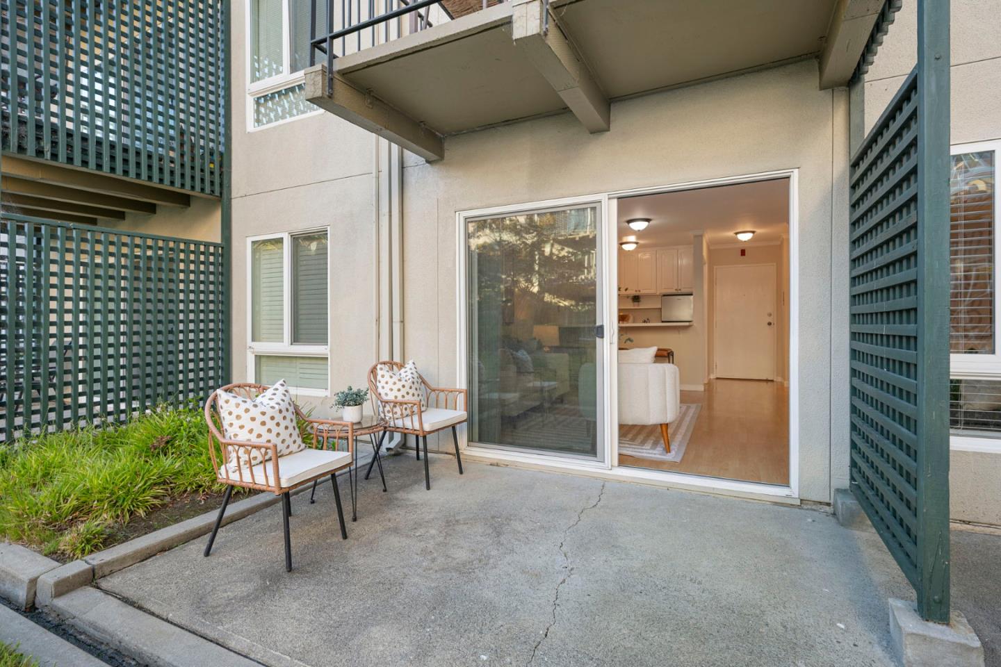 928 Peninsula Avenue 210