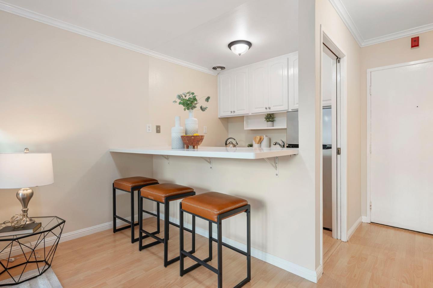 928 Peninsula Avenue 210