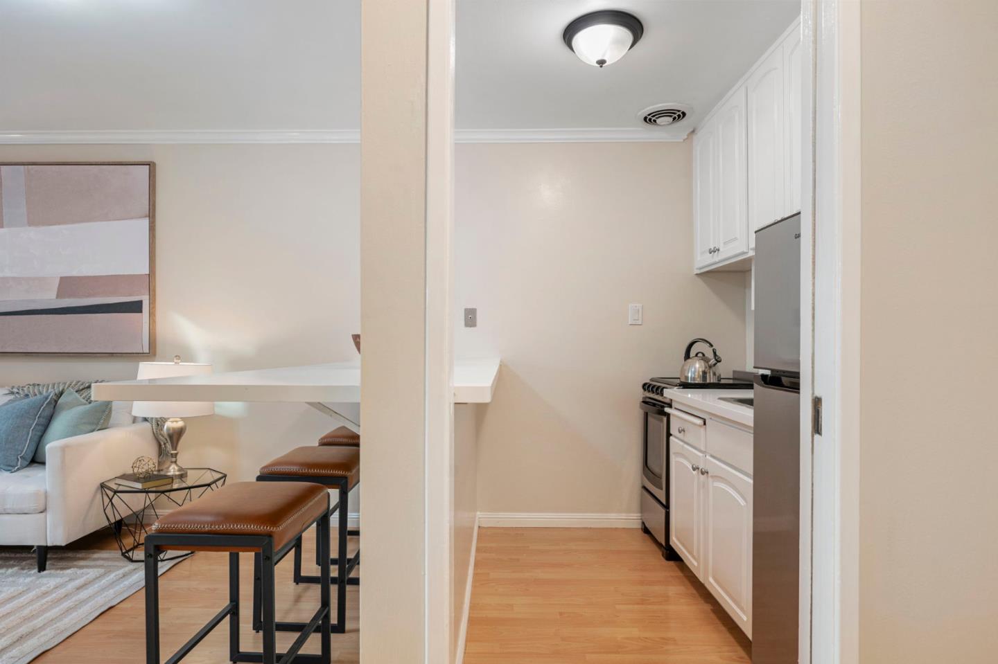 928 Peninsula Avenue 210