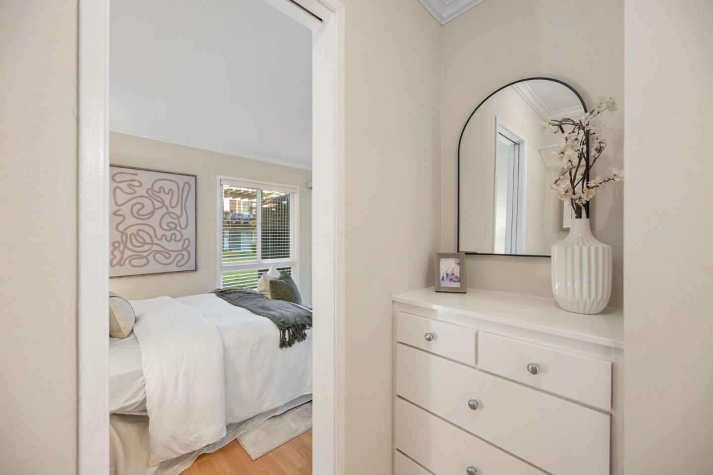 928 Peninsula Avenue 210