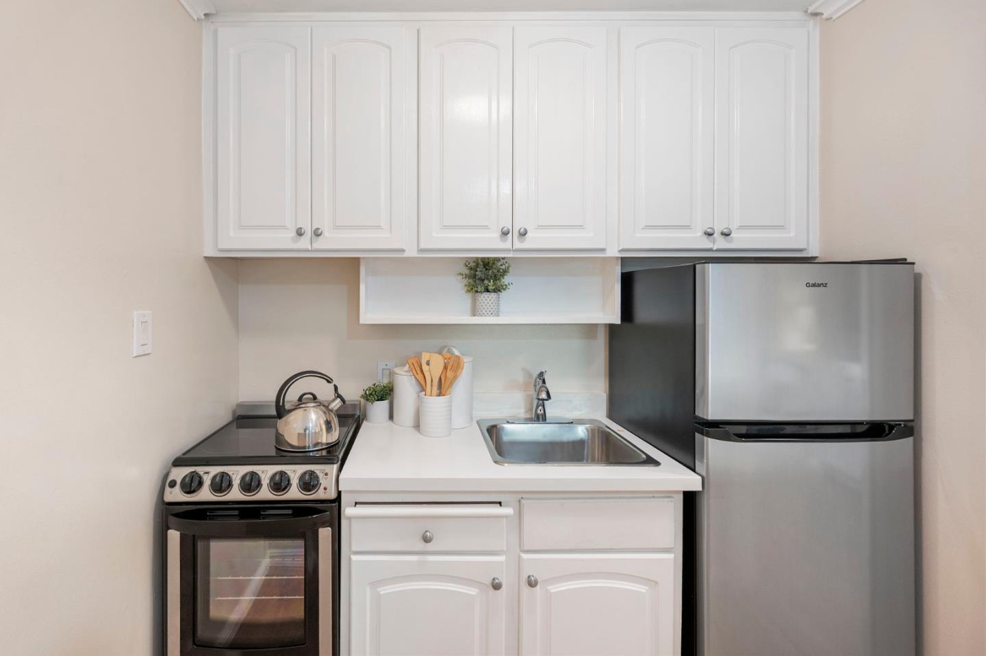 928 Peninsula Avenue 210