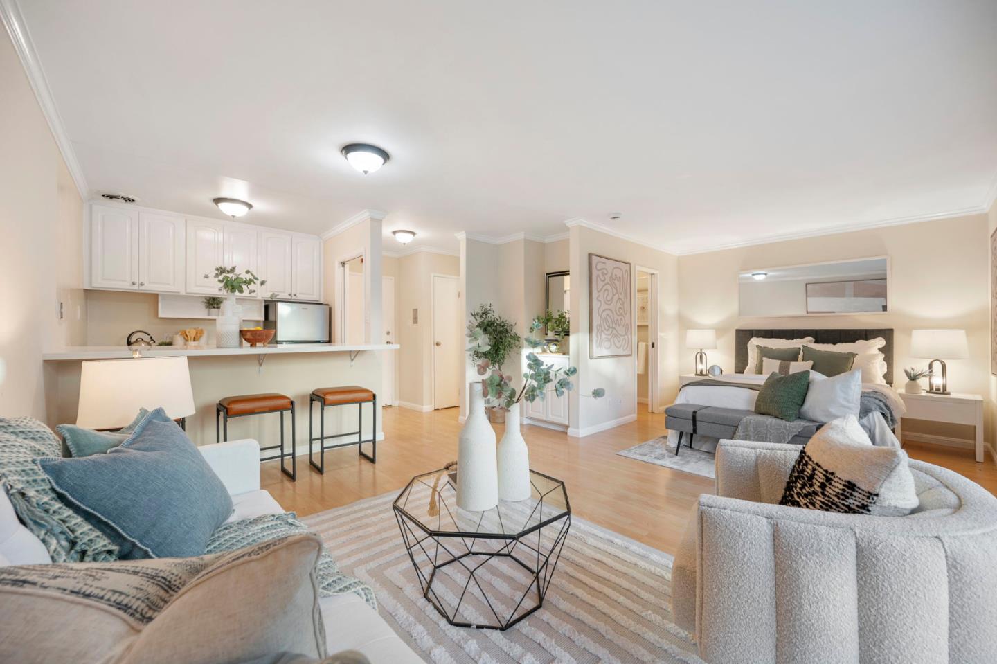 928 Peninsula Avenue 210