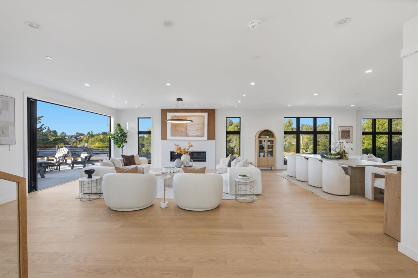 18 Bel Aire Lane