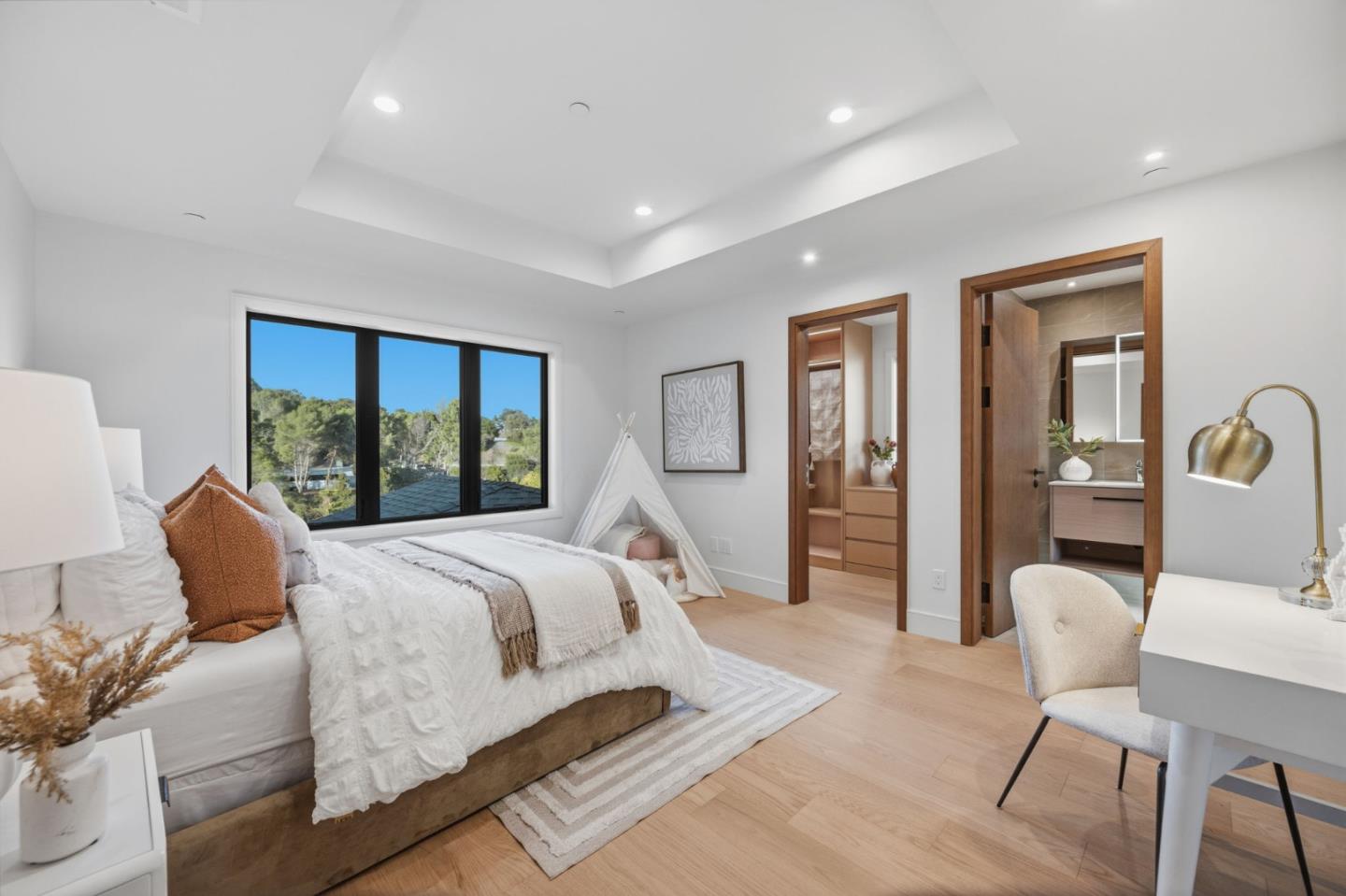 18 Bel Aire Lane