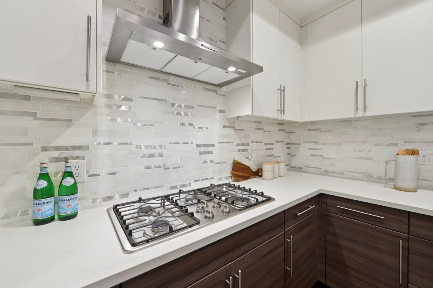 600 El Camino Real 211