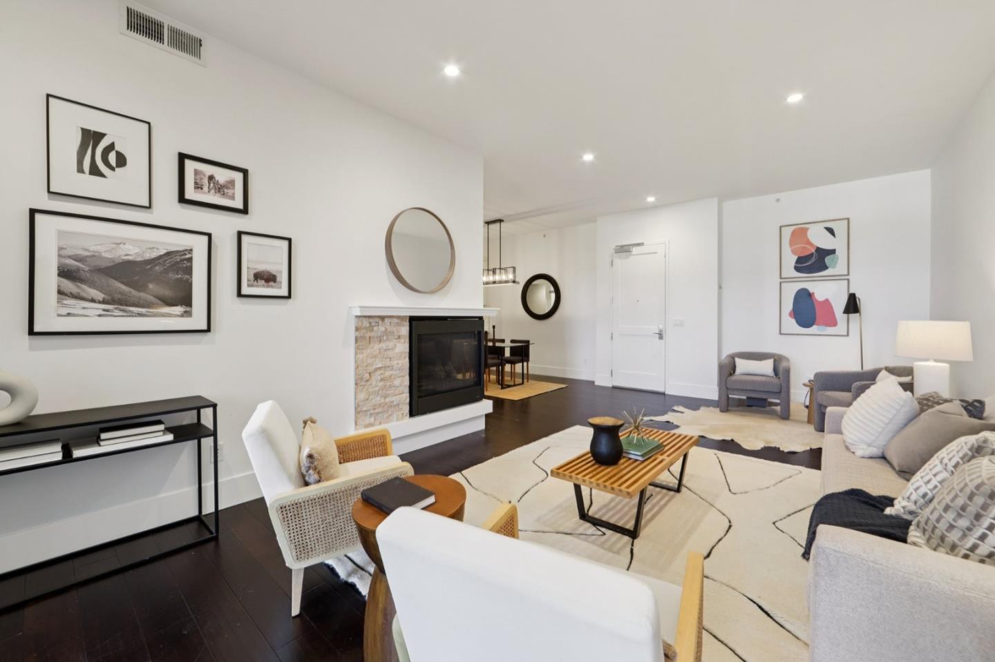 600 El Camino Real 211
