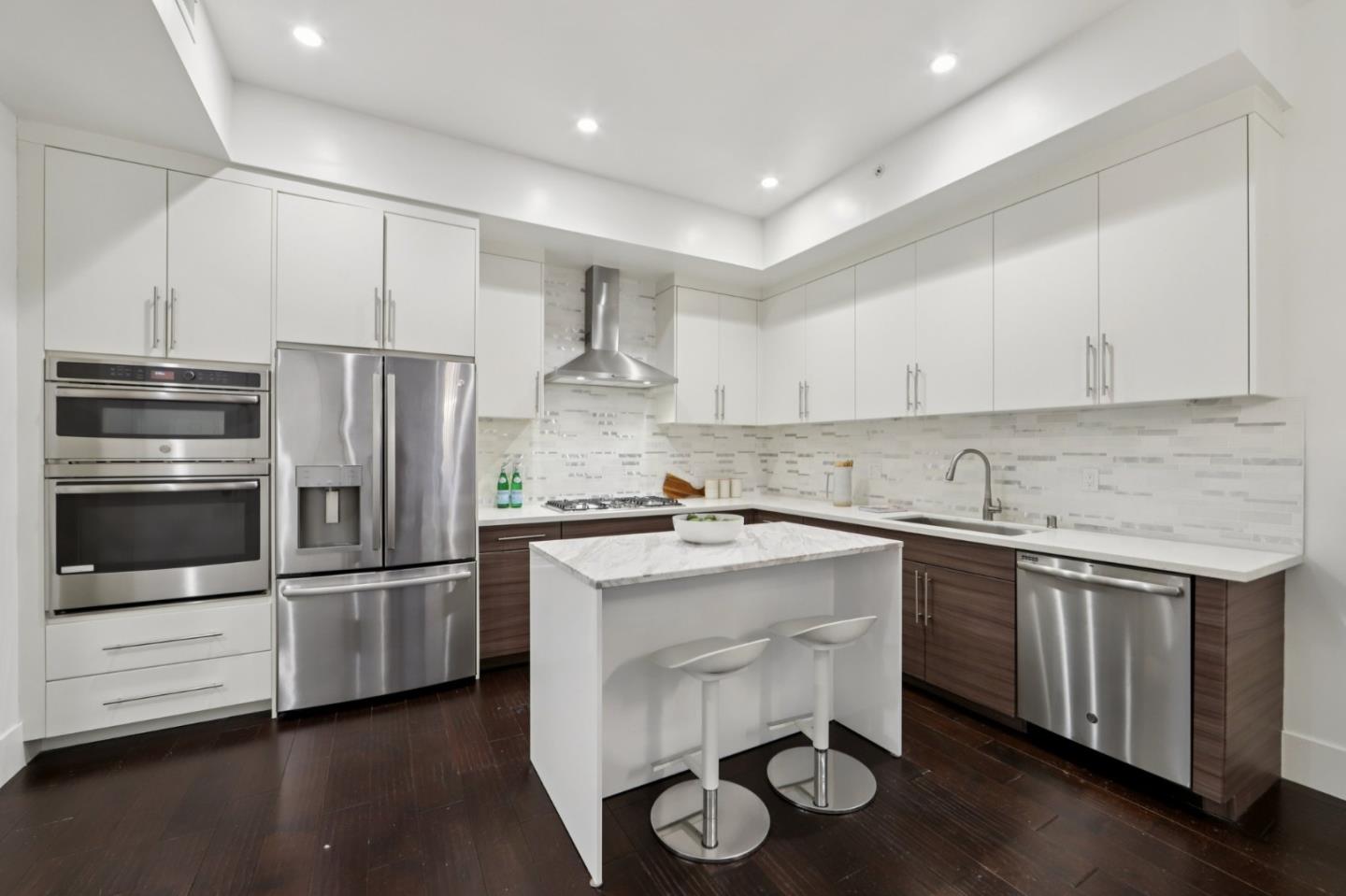 600 El Camino Real 211