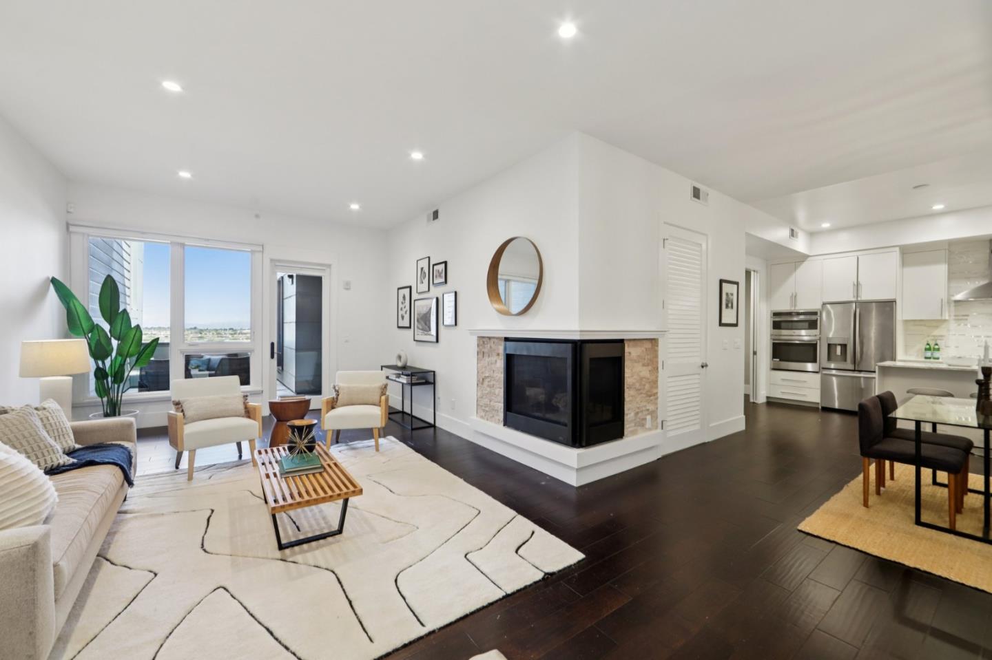 600 El Camino Real 211