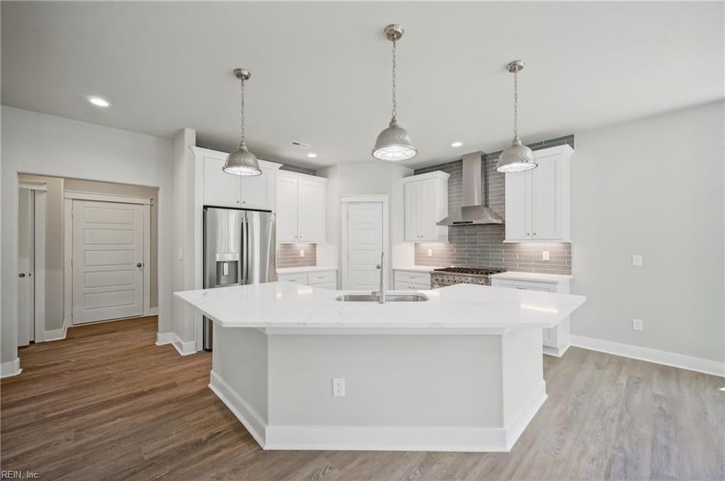 403 Pointe Vista DR