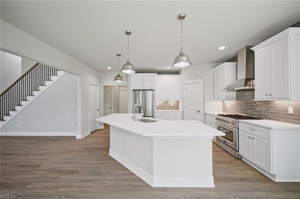 403 Pointe Vista DR