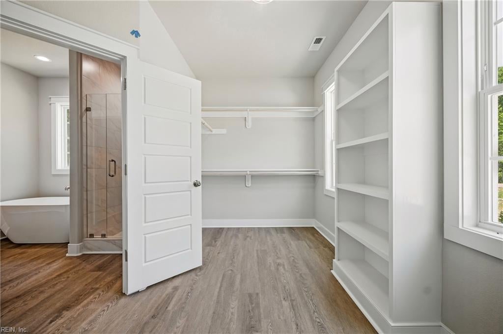 403 Pointe Vista DR